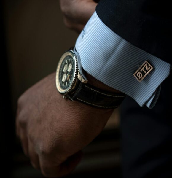 Our watch offers scents suitable for all. Discover fragrances that work great for both men and women.